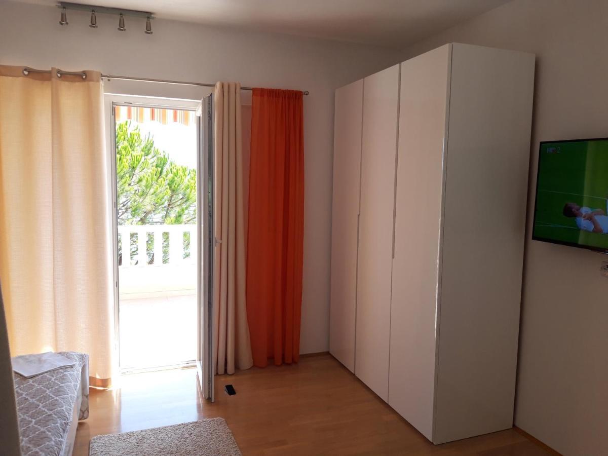 Apartmani Sruk Sukosan Exterior photo